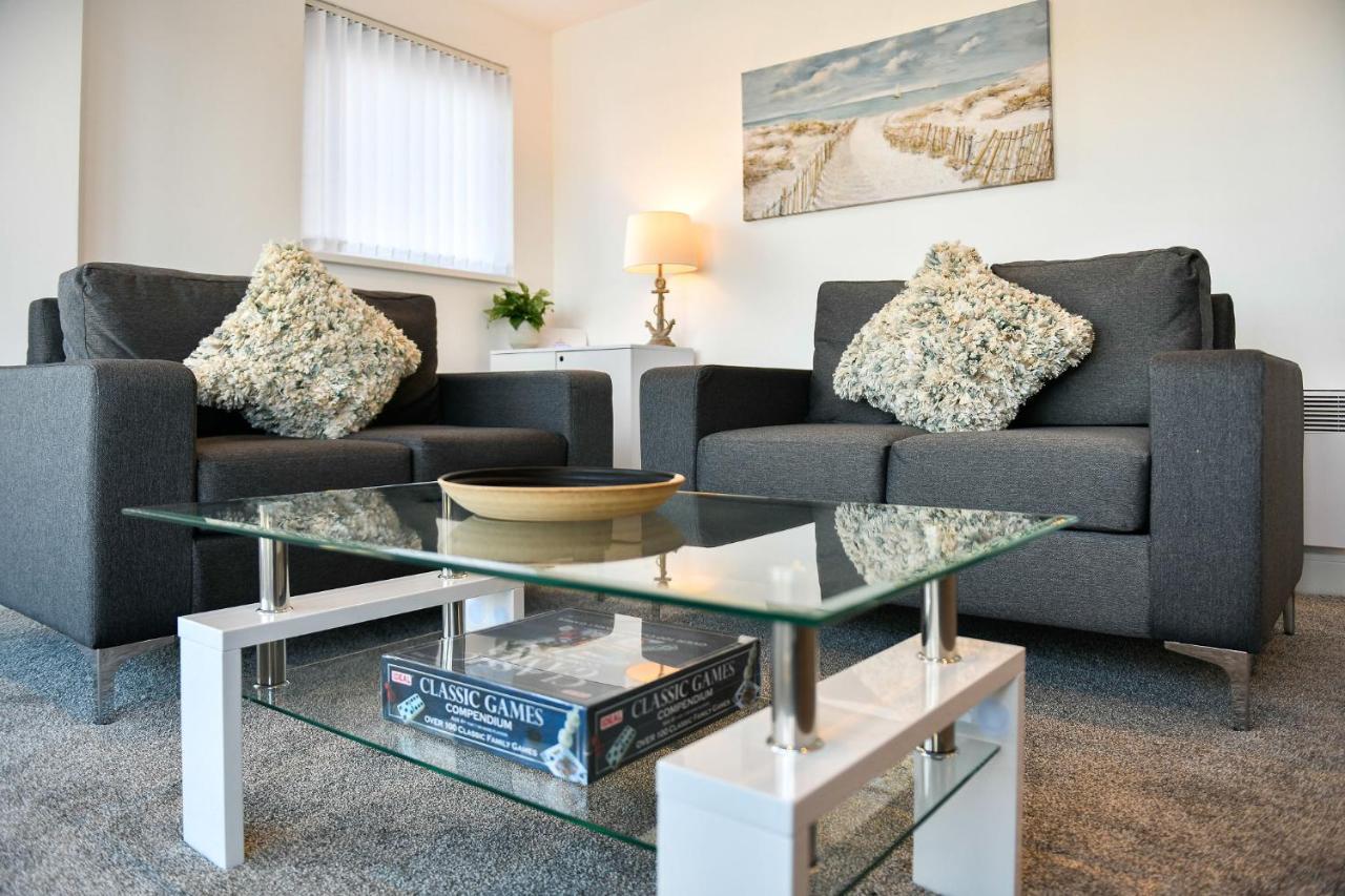 סוואנסי Just Stay Wales - Meridian Wharf, Marina View - 2 Bed Apartment מראה חיצוני תמונה