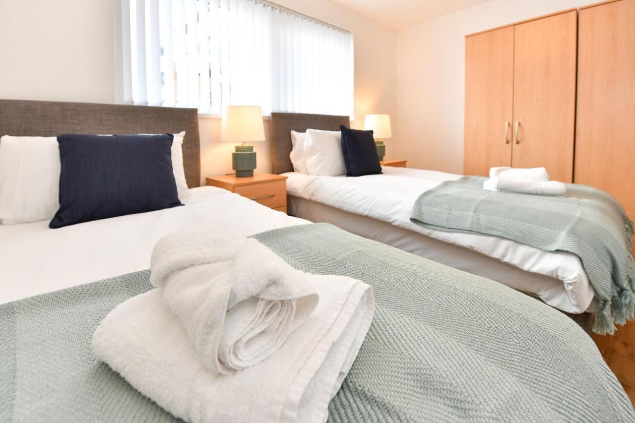 סוואנסי Just Stay Wales - Meridian Wharf, Marina View - 2 Bed Apartment מראה חיצוני תמונה